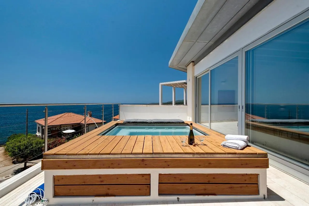 Luxury Seafront Villa With Rooftop Pool & Stunning Sea Views Fertilia
