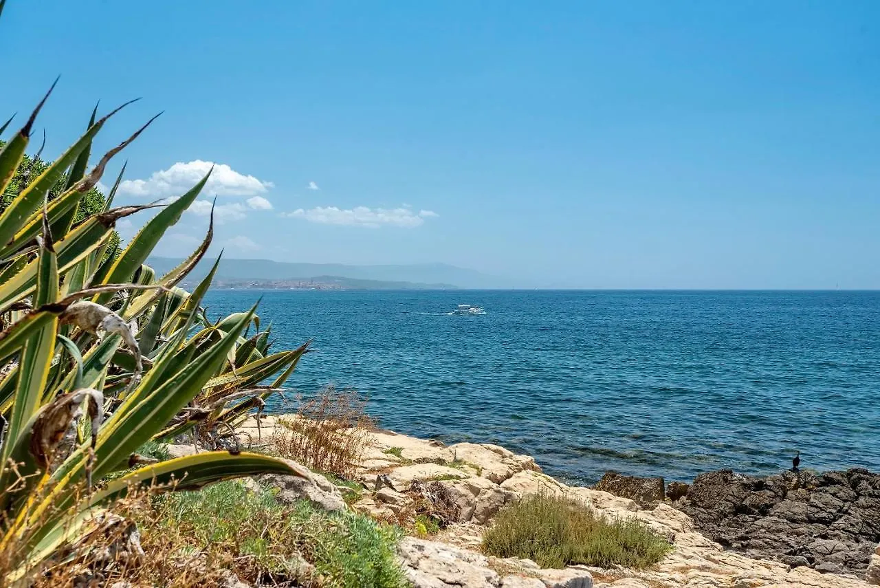 Luxury Seafront Villa With Rooftop Pool & Stunning Sea Views Fertilia