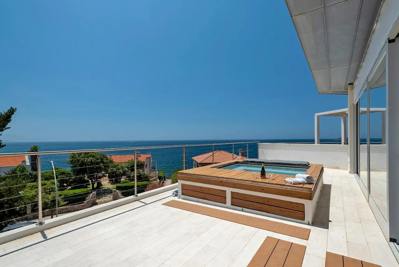 Luxury Seafront Villa With Rooftop Pool & Stunning Sea Views Fertilia