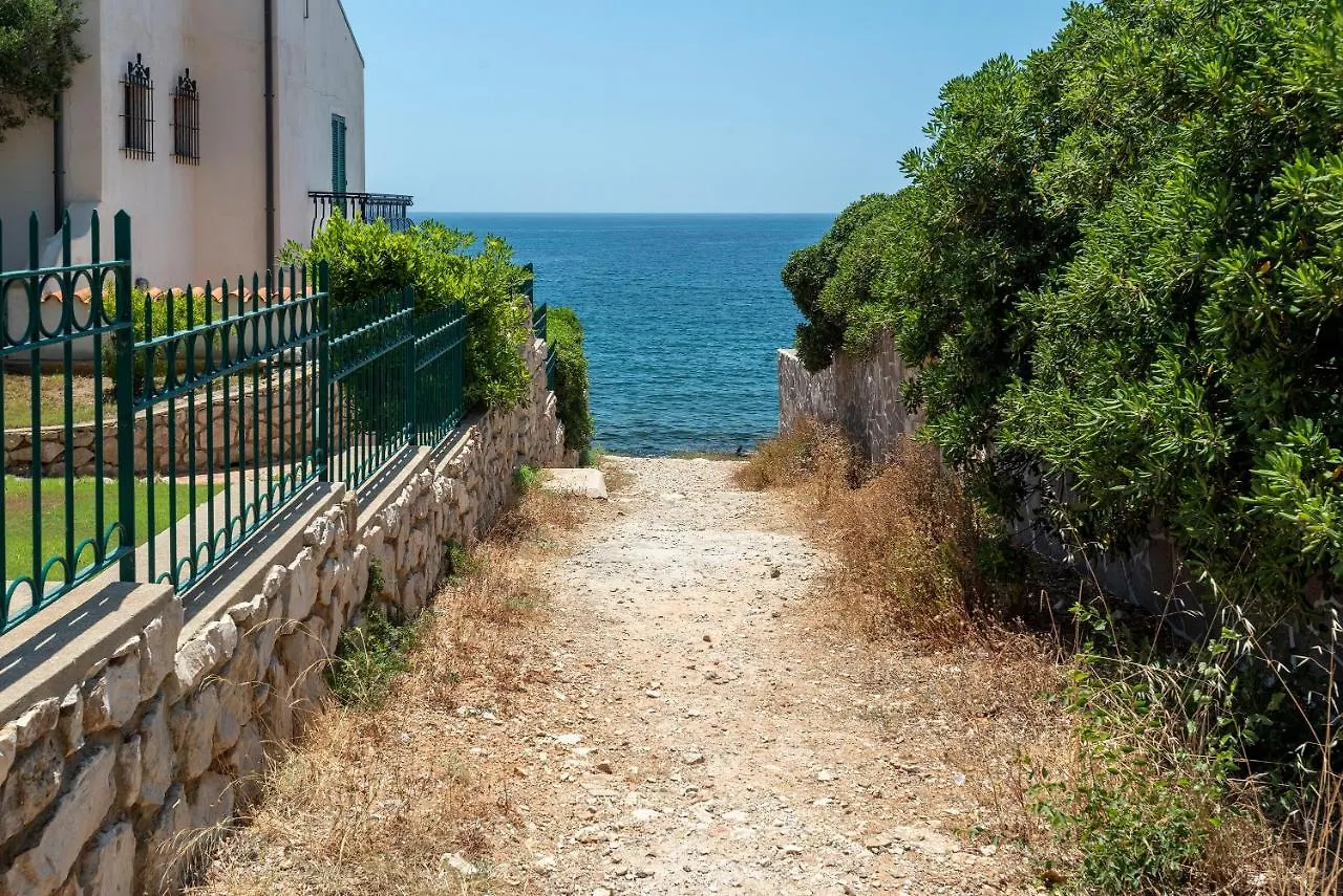 Luxury Seafront Villa With Rooftop Pool & Stunning Sea Views Fertilia