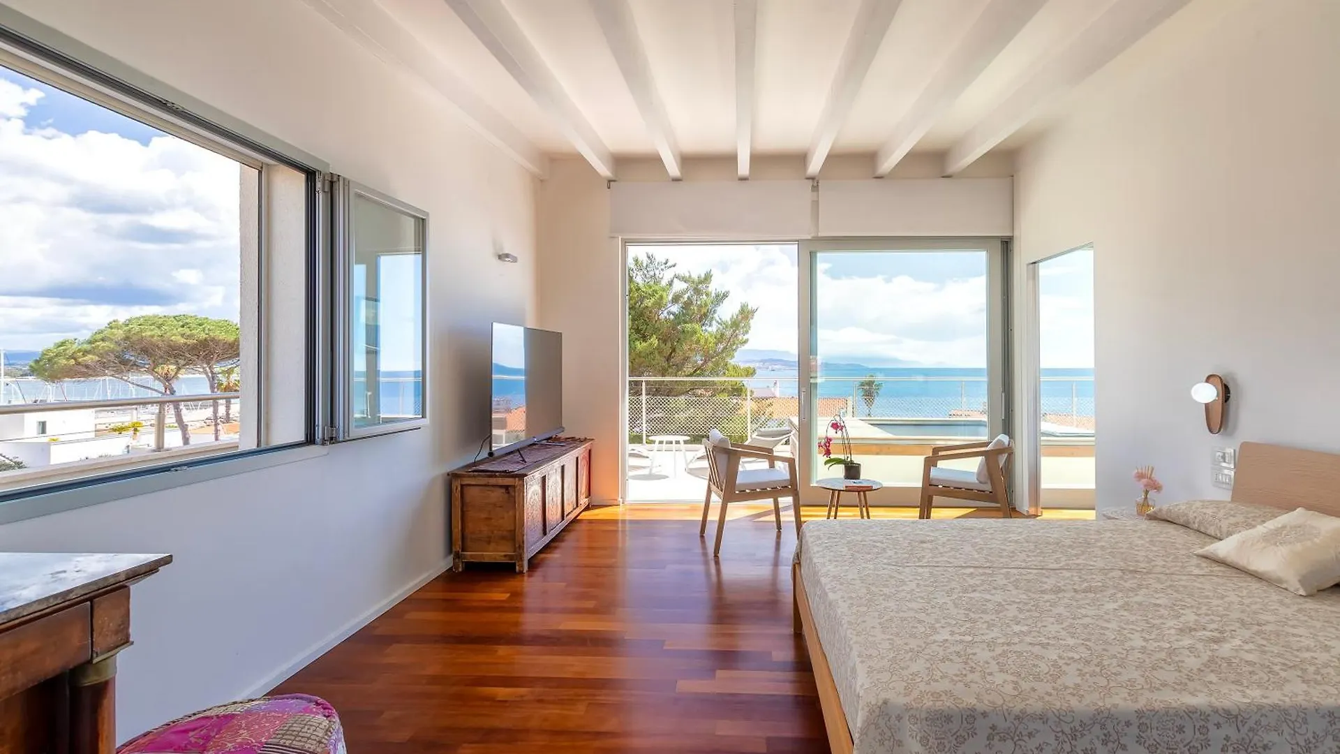 Luxury Seafront Villa With Rooftop Pool & Stunning Sea Views Fertilia Italy