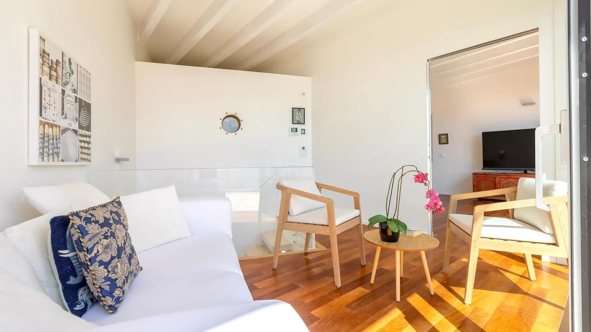 Luxury Seafront Villa With Rooftop Pool & Stunning Sea Views Fertilia 0*,  Italy
