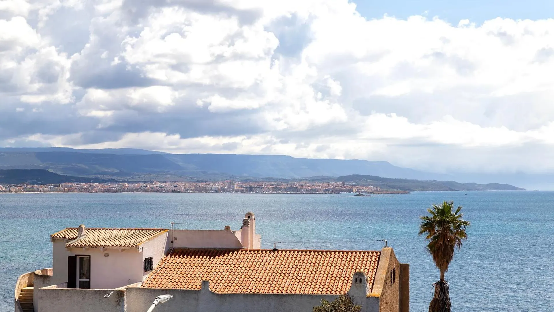 Luxury Seafront Villa With Rooftop Pool & Stunning Sea Views Fertilia