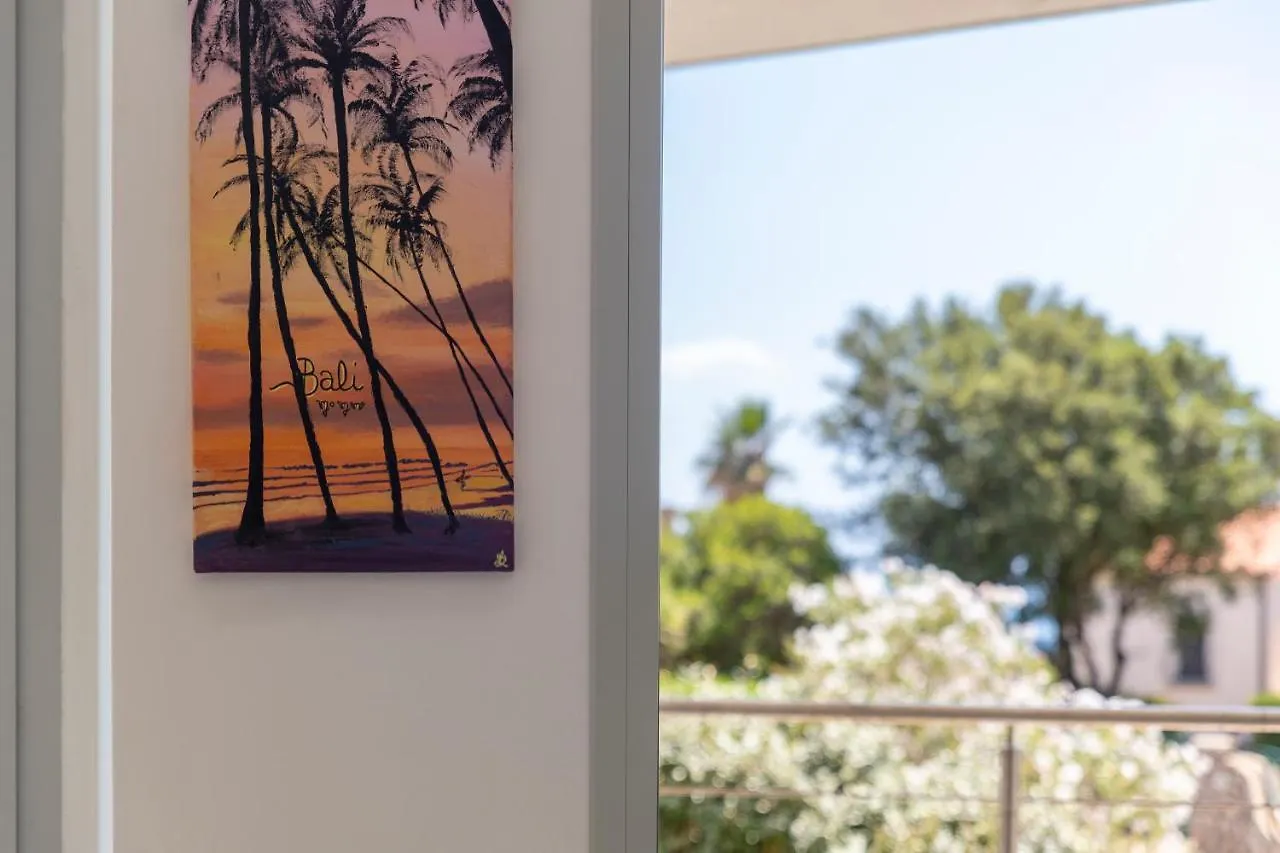 Luxury Seafront Villa With Rooftop Pool & Stunning Sea Views Fertilia