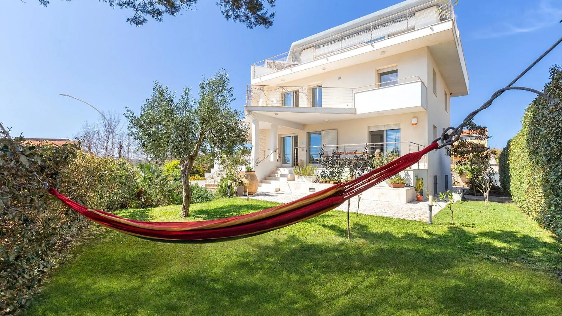 Luxury Seafront Villa With Rooftop Pool & Stunning Sea Views Fertilia